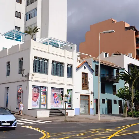 Rooftop Dreamhouse - 3br With Seaviews *