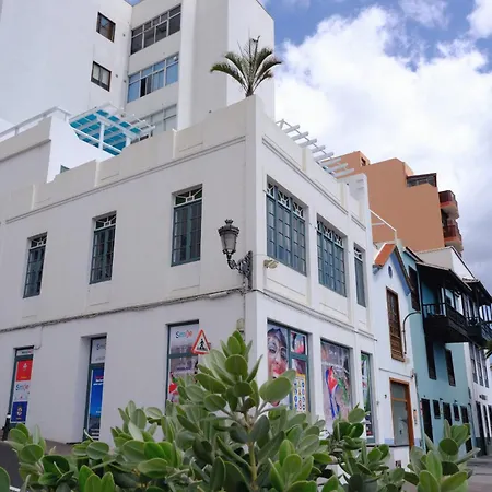 Rooftop Dreamhouse - 3br With Seaviews